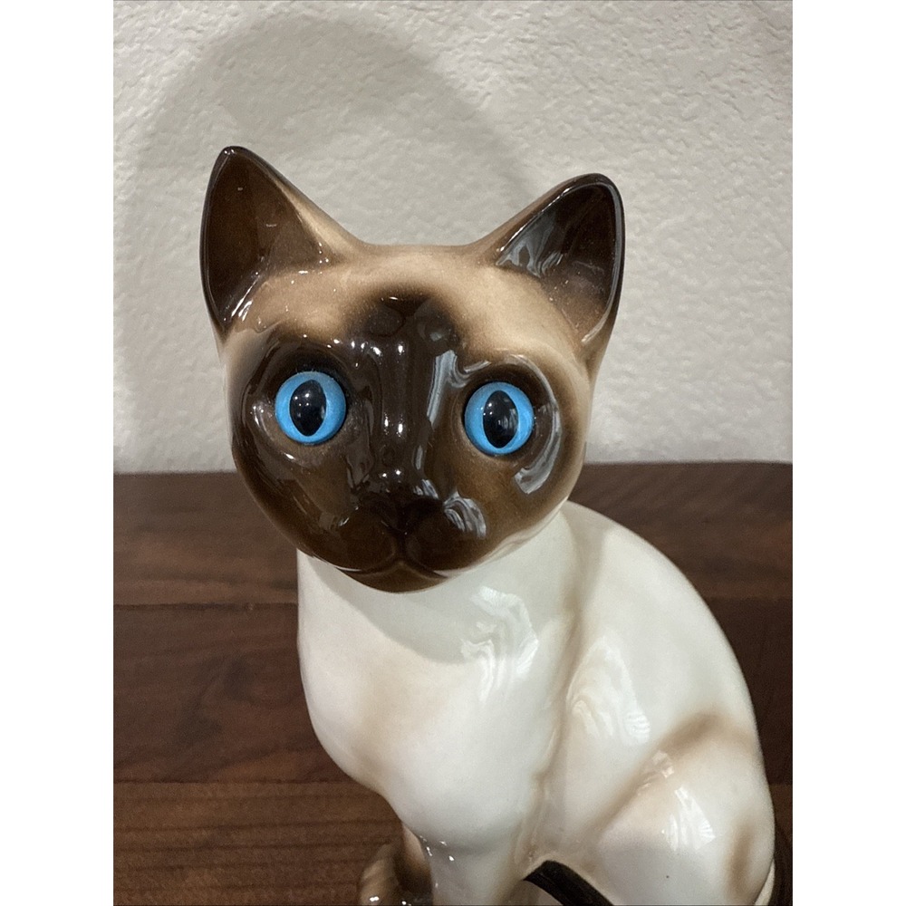 Enesco Cat Figurine with Blue Eyes Siamese Kitten - Picture 2 of 12
